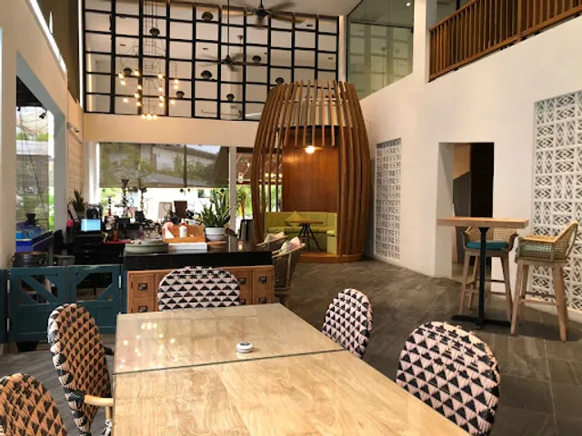 La Yang Poolside Restaurant