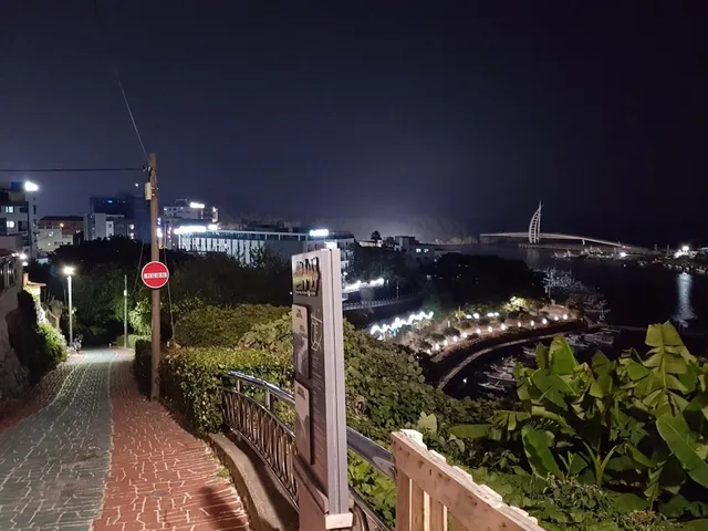 Jeju Hikinginn & Gudeok Guesthouse