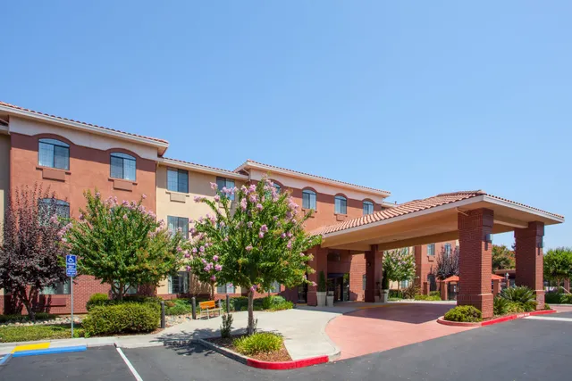 Holiday Inn Express & Suites Davis - University Area by IHG