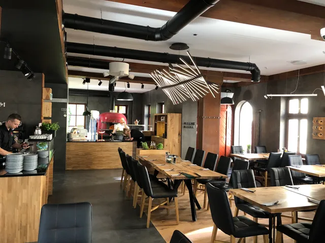 Forni Rossi 543 Pizza Napoletana & Fuga Detroit Style Pizza