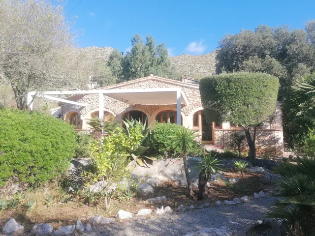 Villa rosa, Cami de cuxach, Poll