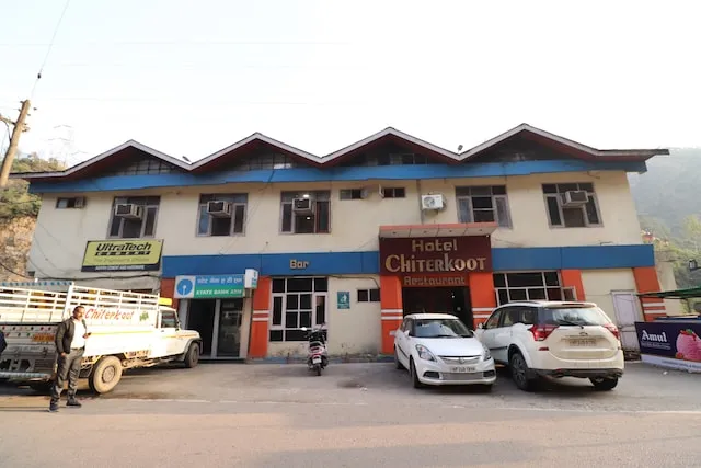 OYO 30877 Hotel Chiterkoot