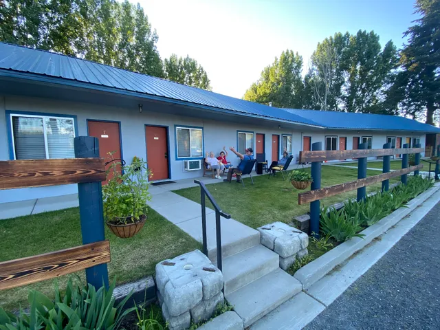 Columbia Point Resort