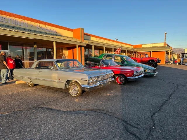 Past Present & In Between Indoor Flea Market and Antiques