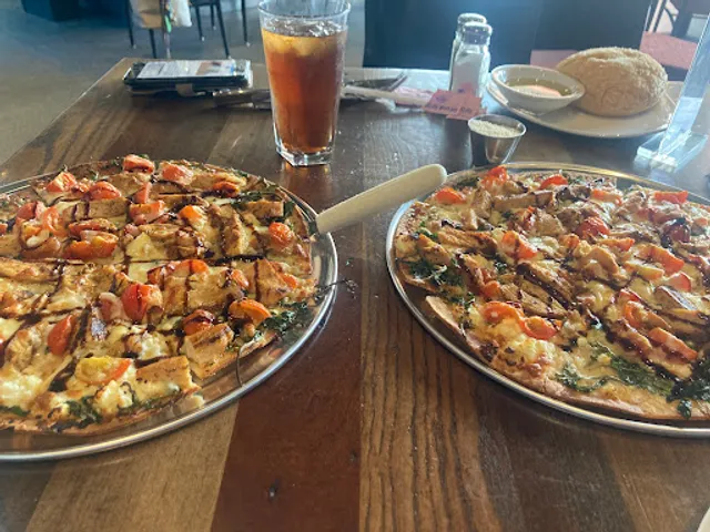 MAD House 101 Restaurant & Bar