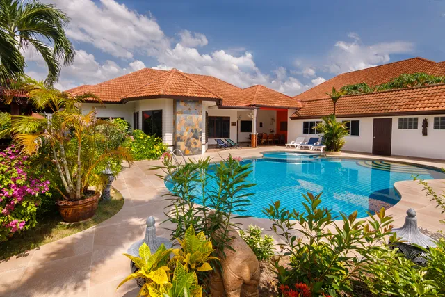 Villa Pattaya Hill - Holiday Homes in Thailand