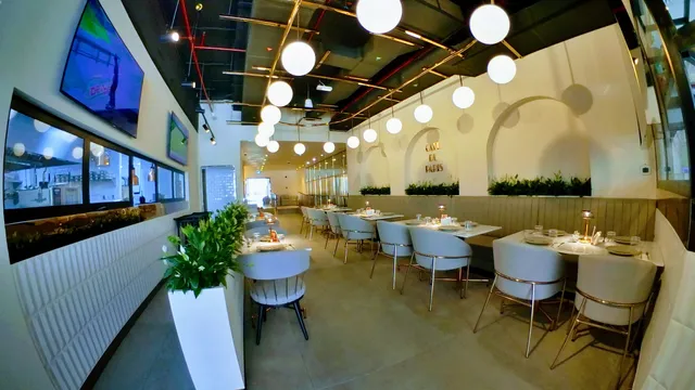 Café De Paris - Best Shisha in Business Bay