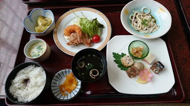 和風レストラン ニューいいづか