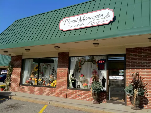 A Floral Moment By JuJu Buds