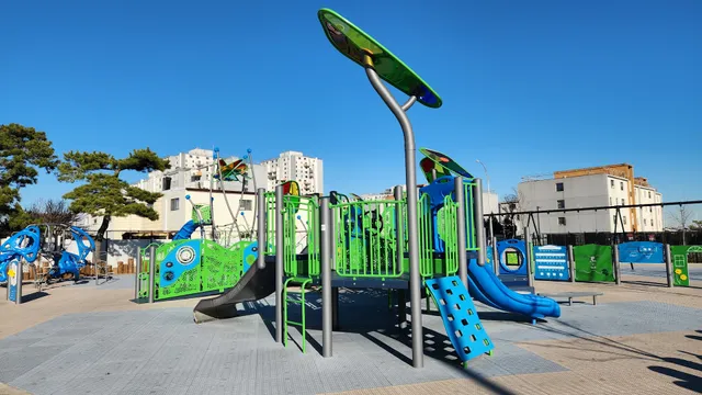 Beach 59th St Playground