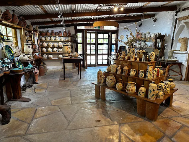 Pilliga Pottery Creative Farmstay with Blue Wren Bush Cafe