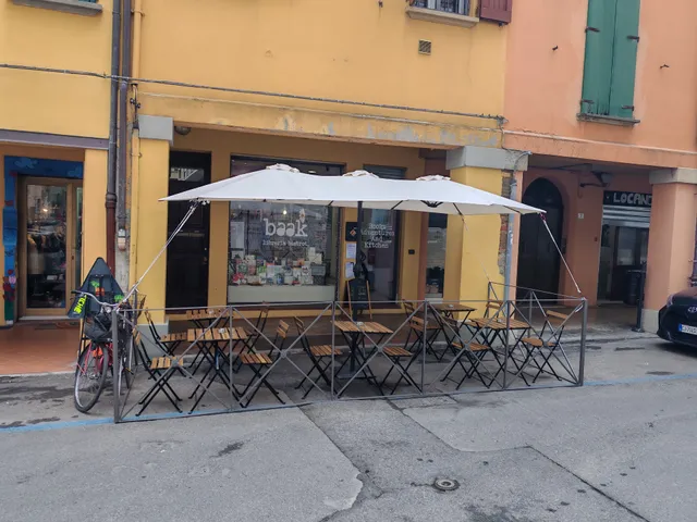 BAAK Libreria Bistrot