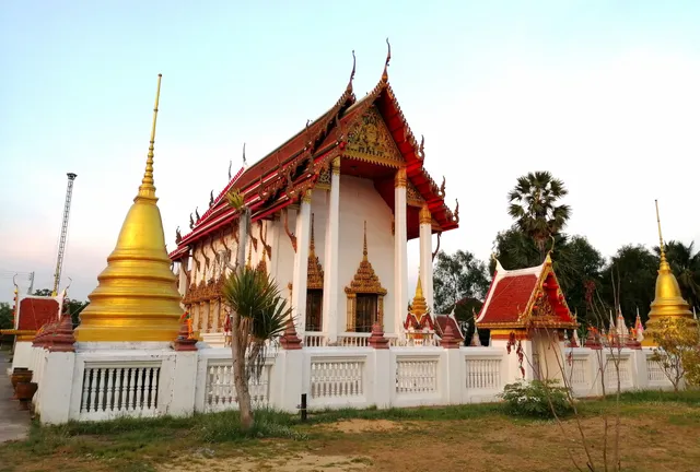 Wat Mae Nam