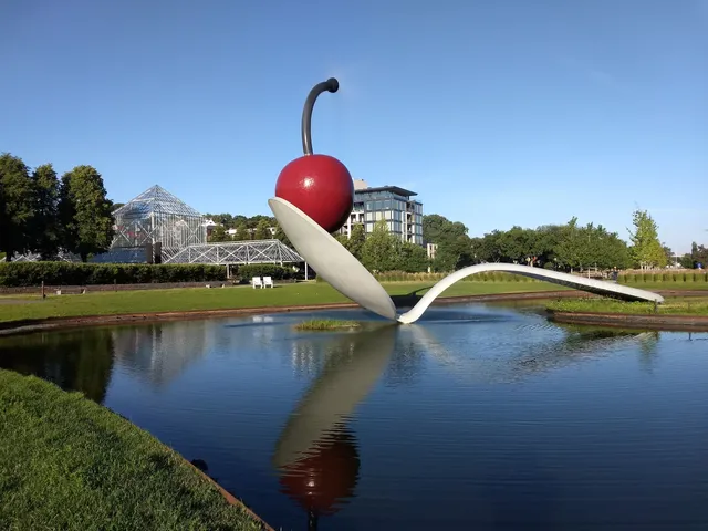 Spoonbridge and Cherry