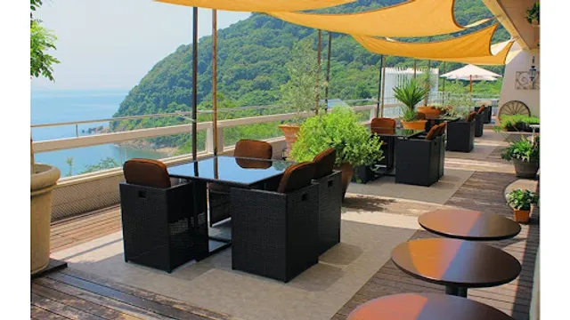 ダイニング サロン オサキ和カフェ