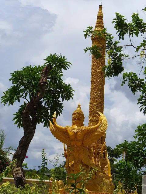 Wat Thung Si Mueang