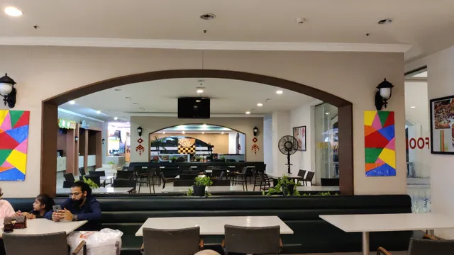 Hangout The Food Court