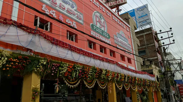 Perambur Sri srinivasa sweets and savories