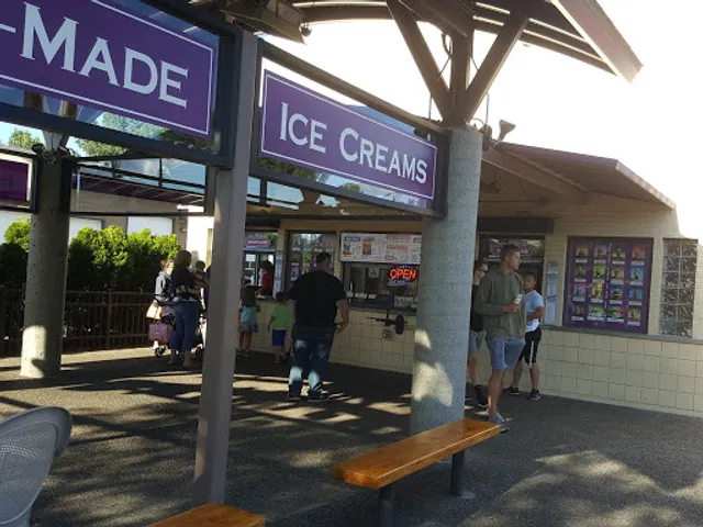 Uncle Ray's Dairyland