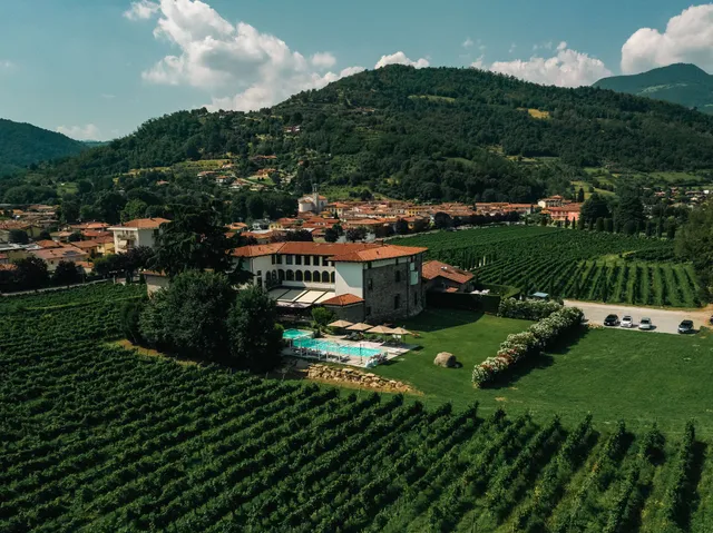 Podere Castel Merlo Resort