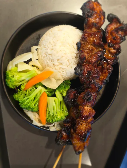 Rezzy's Lumpia Express