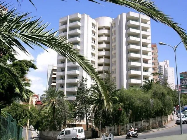 LAS Torres Apts