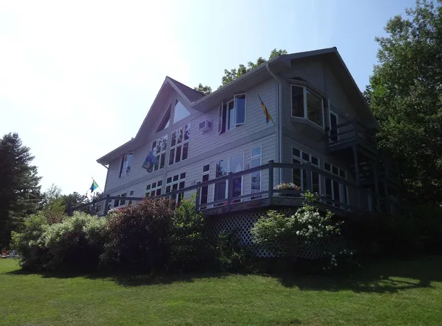 DePerrys on the Lake