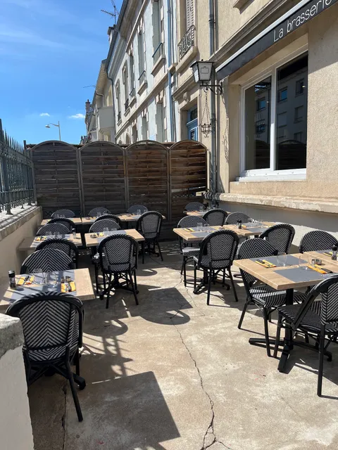 CAFÉ -PINSERIA La brasserie des bains