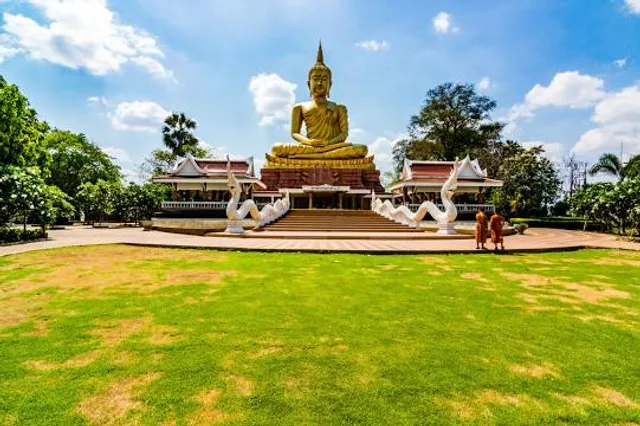 Wat Phra Yai Khueang Nai
