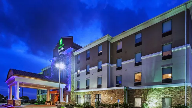 Holiday Inn Express & Suites Port Arthur Central-Mall Area by IHG