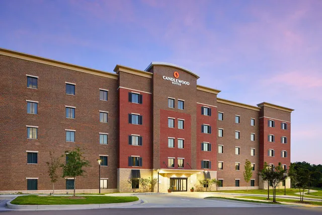 Candlewood Suites East Building 10050