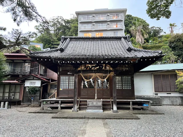 Yumae-jinja Shrine (Yuzen Shrine)