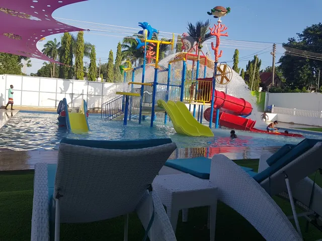 Splash & Play Airport