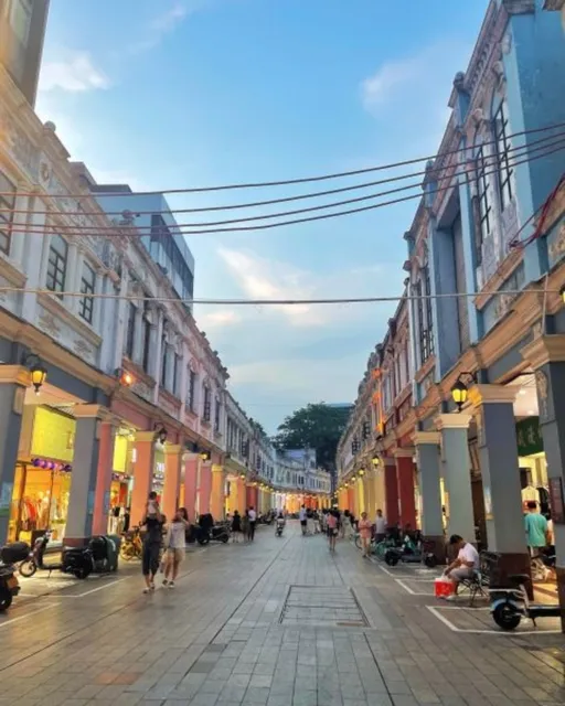 Guangdong Foshan Huagai Road Pedestrian Street
