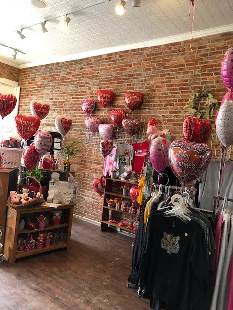 Cafe Sign Floral and Gift