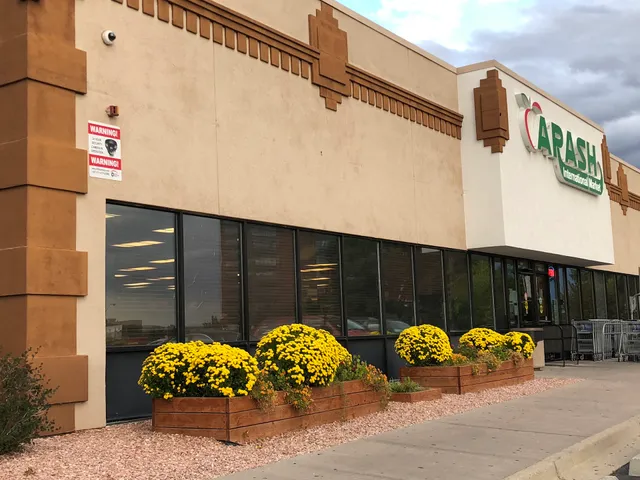 Arash International Market