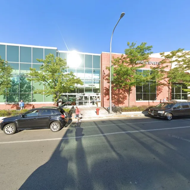 3630 N Southport Ave