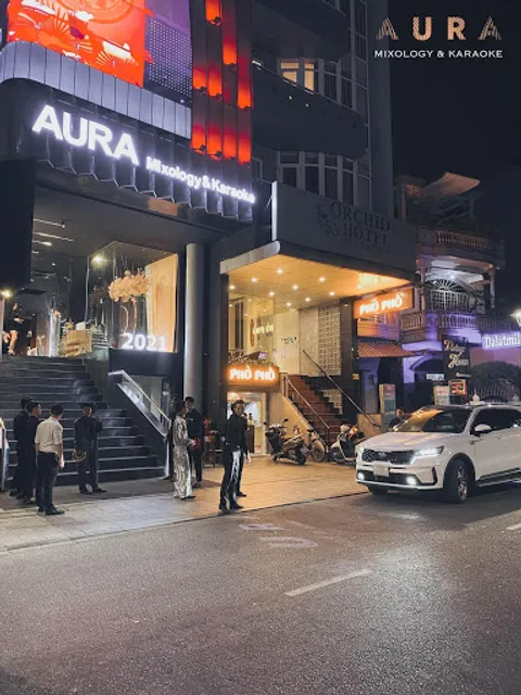 AURA - Mixology & Karaoke