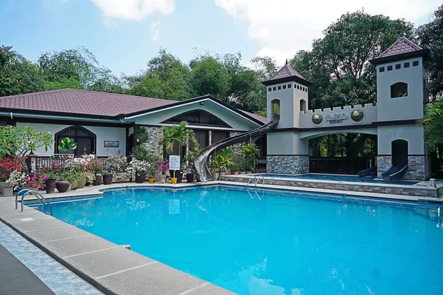 Bella Vista Resort/ Bella Inn/ Sharkys Restaurant