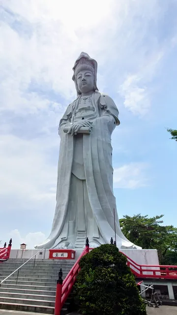 Takasaki Byakue Dai-Kannon (Statue of Avalokitesvara)