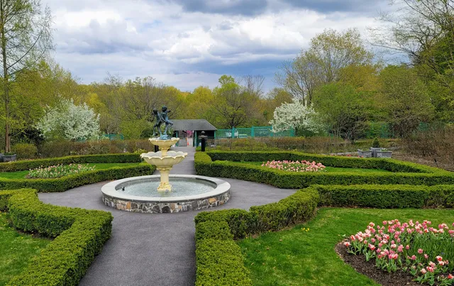 Lasdon Public Gardens and & Veterans Memorial