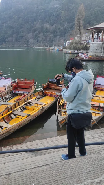 नैनीताल झील