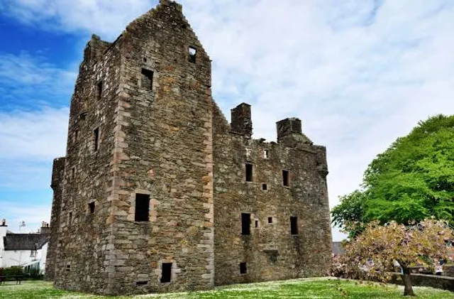 MacLellan's Castle