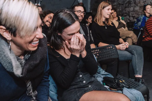 The Comedy Clubhouse: Canvis Nous