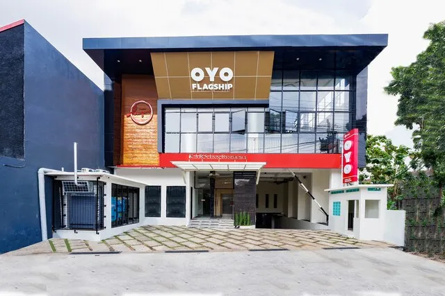 OYO Flagship 2124 Kars Inn Semarang