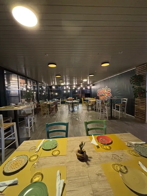 Balance Tropical Lounge