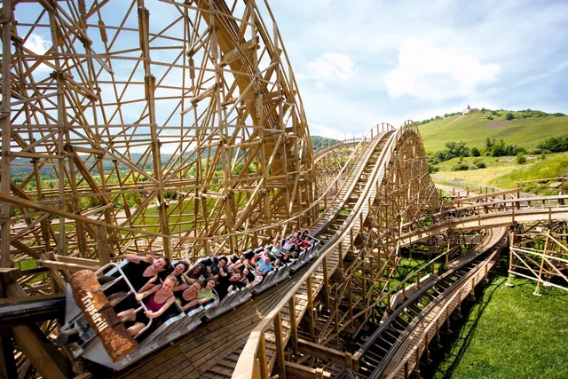 Mammoth (Wodden Roller Coaster)