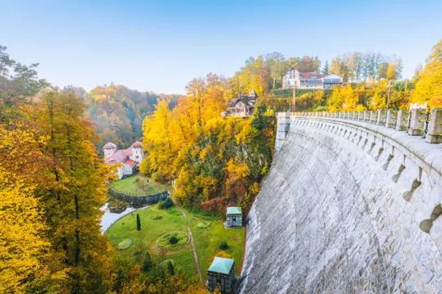 Leśniańska Dam (Marklissa Dam)