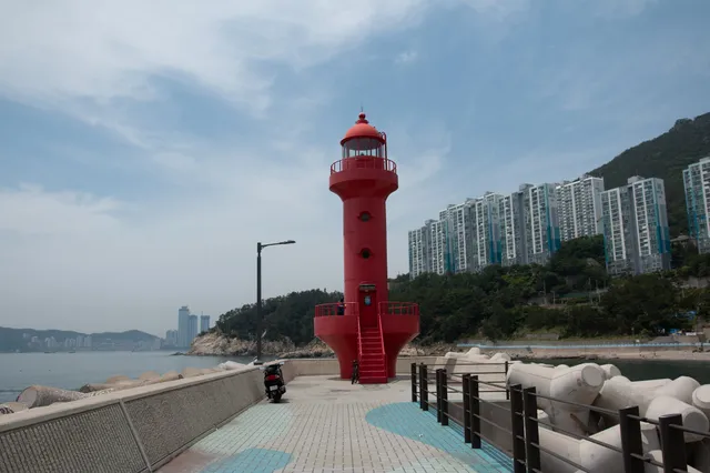 Jungni Harbor Lighthouse