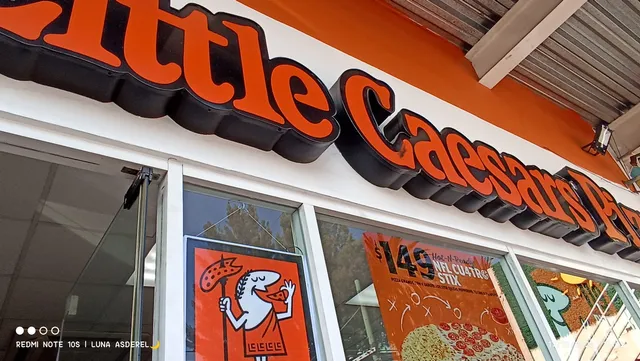 Little Caesars Pizza "La Villa"